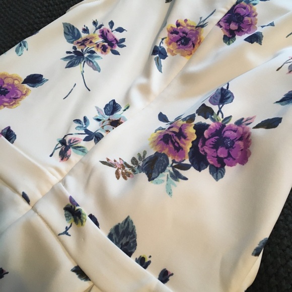 Dress - Picture 7 of 9